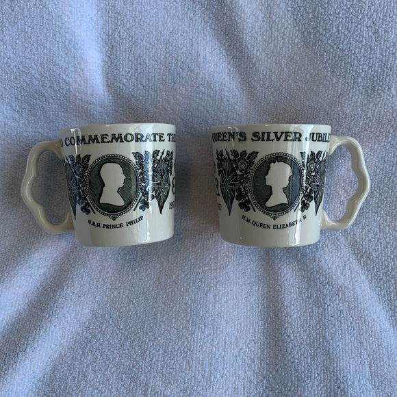 Queen Elizabeth II Silver Jubilee Tea Cups/Coffee Mug - Picture 3 of 9